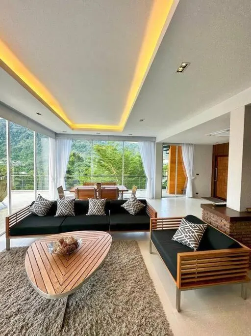 Image 3 of Luxury 2Bedroom Retreat Penthouse Kamala