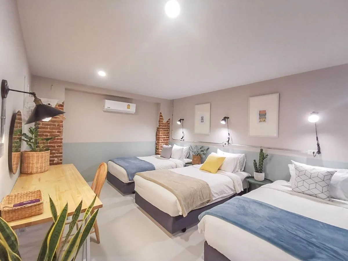 Image 1 of Snoozy Guesthouse
