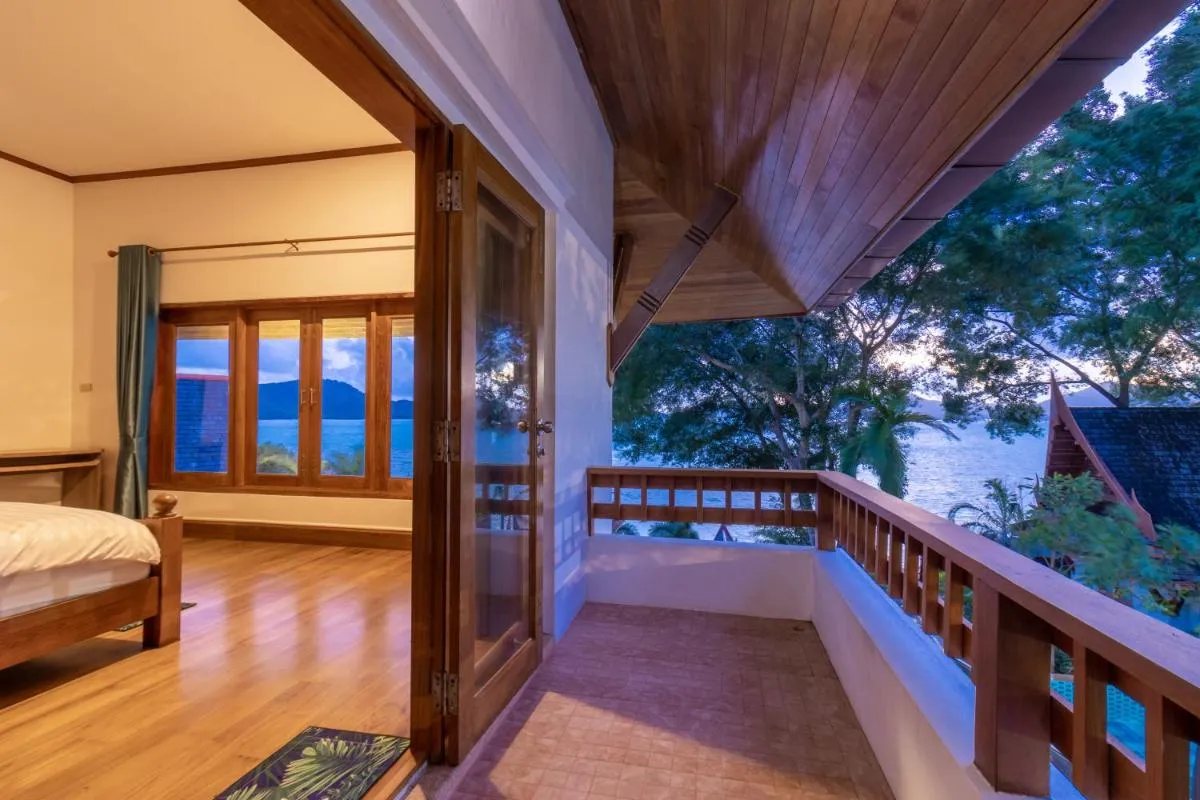 Image 3 of 悬崖别墅 无边海景 直达海滩 五卧泰式独栋私人泳池别墅 超漂亮日出