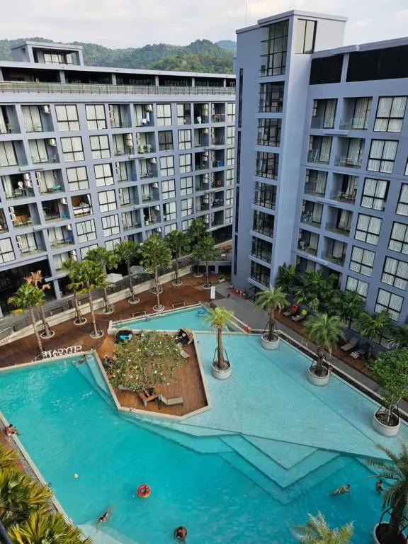 Image of 1BDR Roof pool 500m to beach Great gym Parking