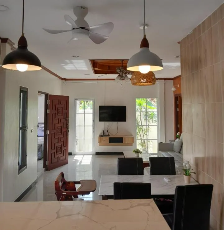 Image 3 of 3BR Villa near Laguna beach