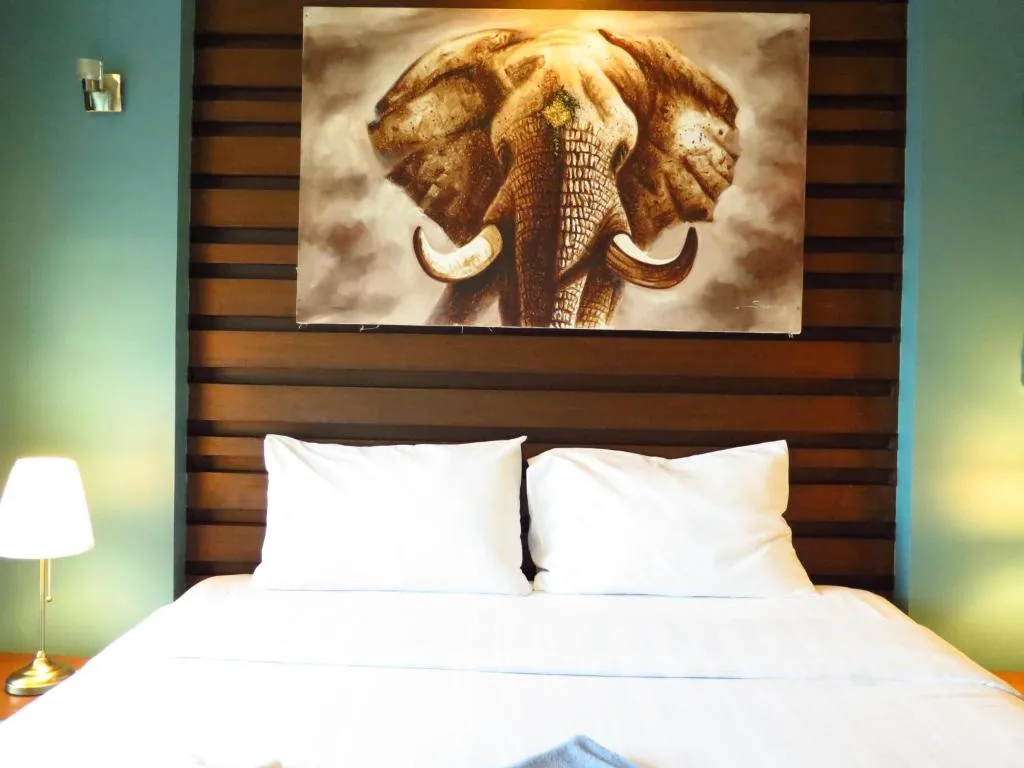 Image of 639 2 Bedroom Contemporary Teak Wood Patong Beach
