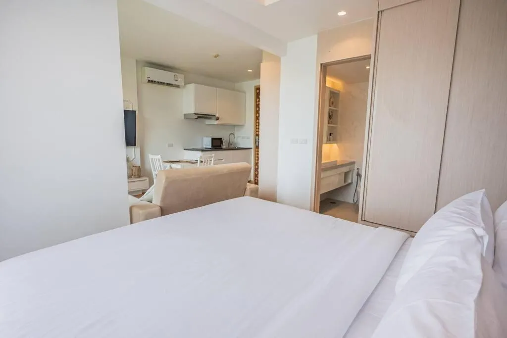 Image 4 of Apartment Seaview Rooftop Pool Surin beach 650m