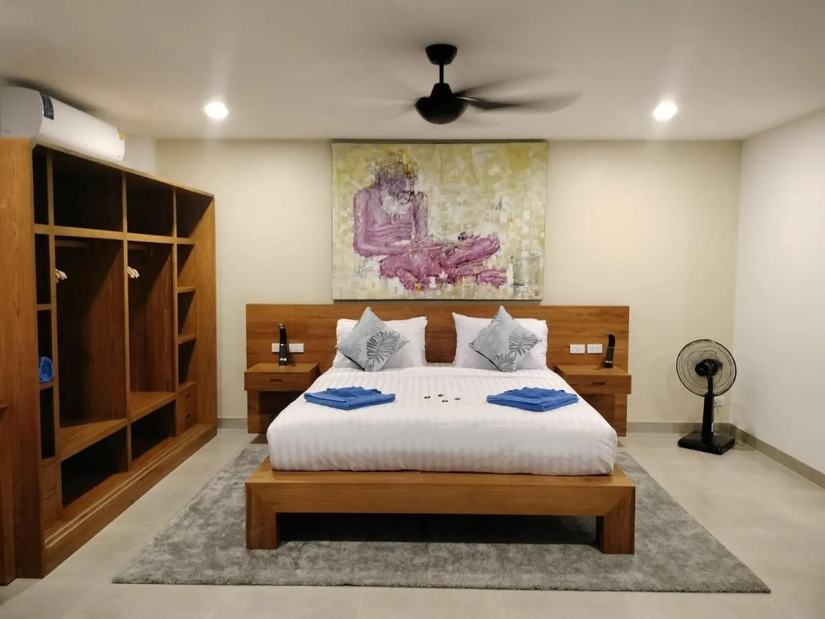 Image 3 of Beautiful private 3 bedroom villa with pool and gym