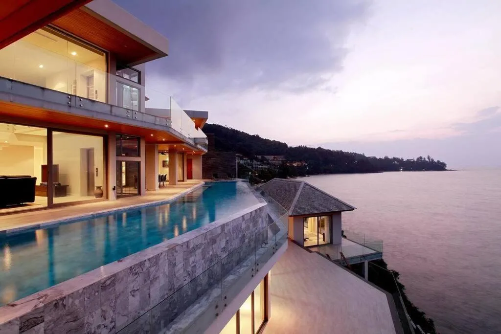 Image 1 of Cape Sienna Villa 4 – A Waterfront Grand Oasis