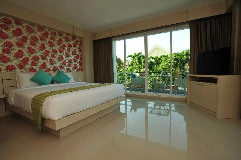 Image 5 of Chalong Beach Front Residence