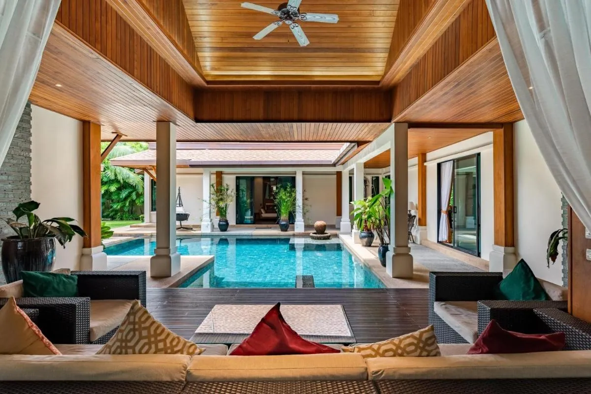 Image 5 of Champagne Pool Villa