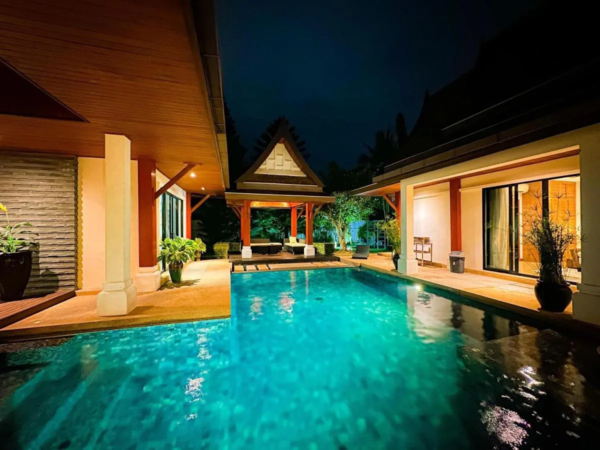 Image 3 of Champagne Pool Villa