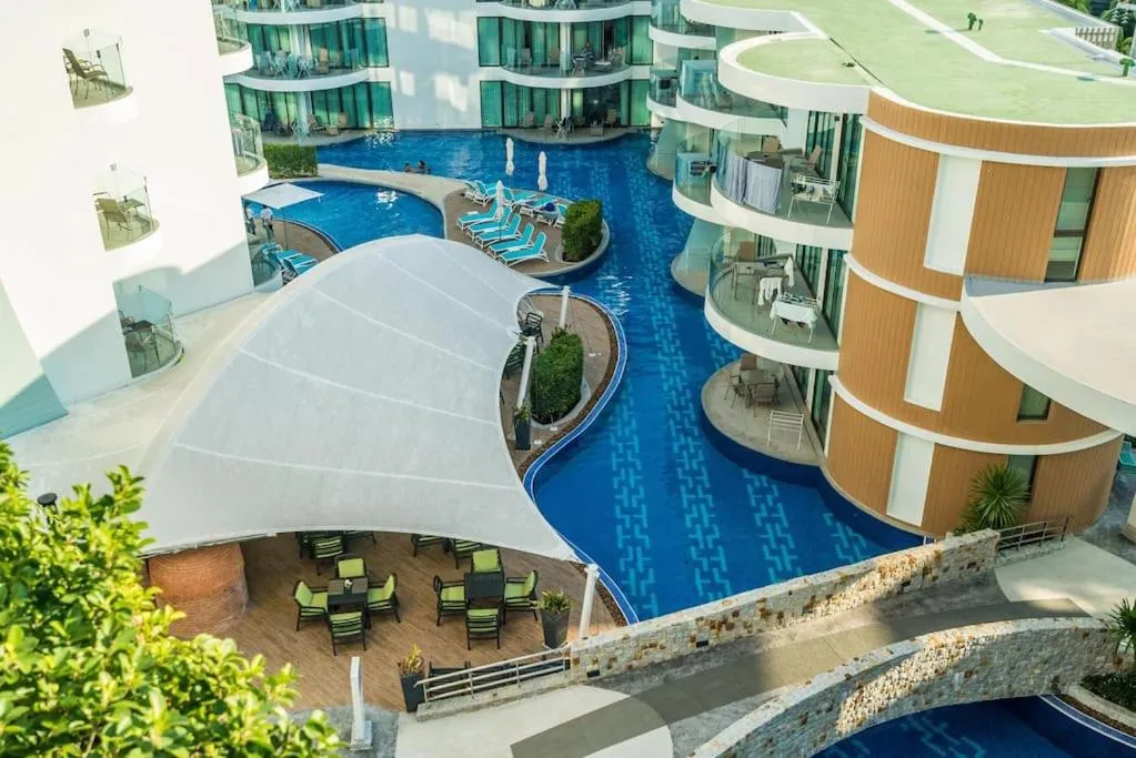 Image of Direct pool access studio Twin Sands by Lofty