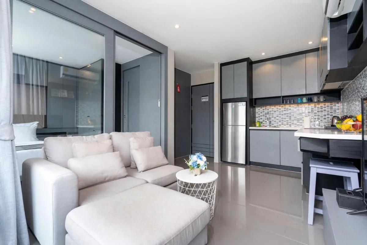 Image 4 of Enjoy Tropical Hill Views in Citygate Suite L705, Top Facilities, near FantaSea & Café Del Mar Kamala Beach Club
