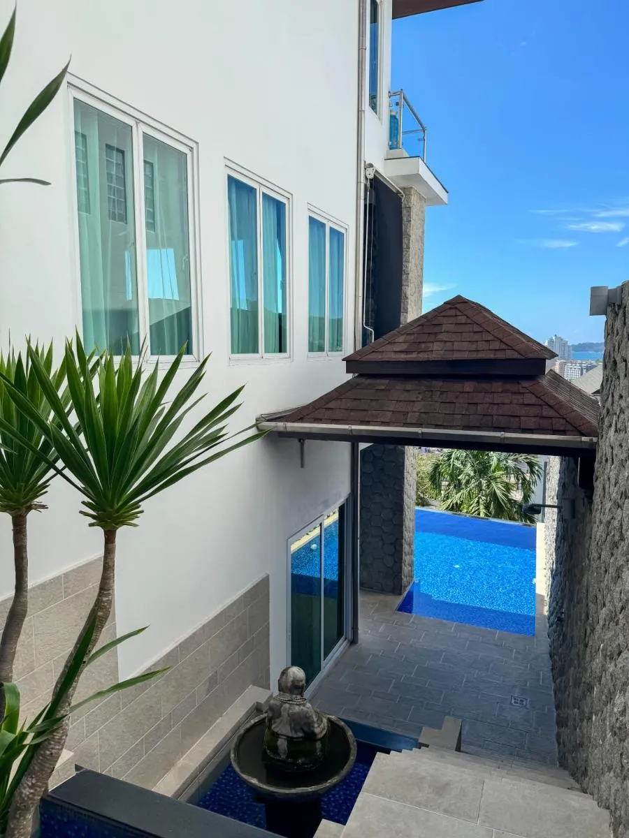 Image 3 of 含早餐送接机 Phuket patong 4Bedrooms seaview Pool villa