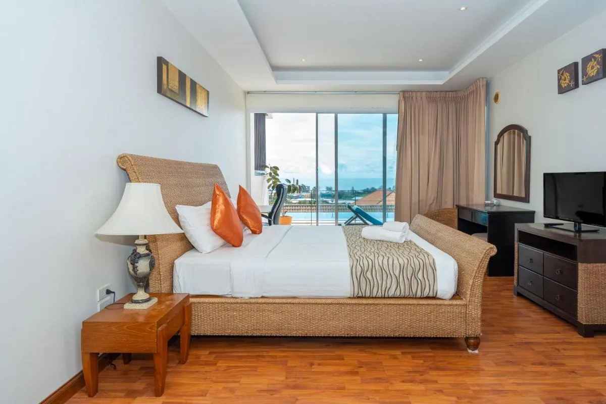 Image 3 of Hillside seaview Residence