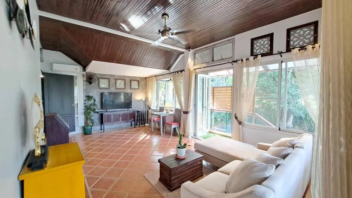 Image 2 of Idyllic 2-Level Villa Hillside near Big Buddha