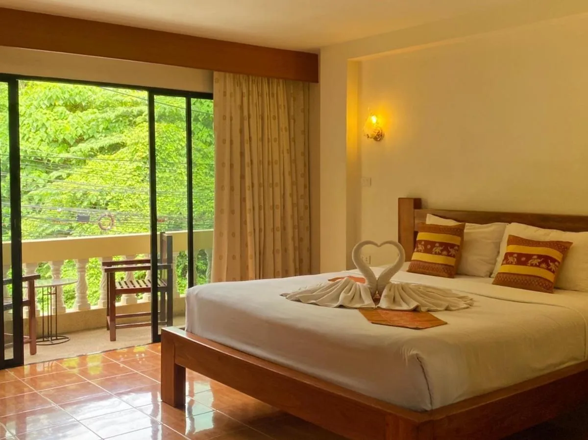 Image 4 of Kata View Guest House