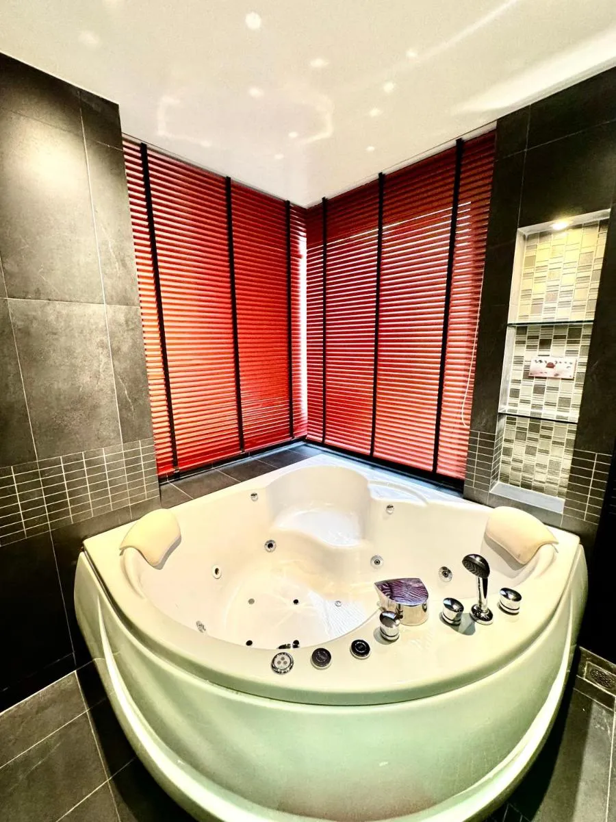 Image 3 of L8 Promotion 1 Bedroom Apartment In Bangla Road Patong Beach With Private Jacuzzi & Roof Top Pool