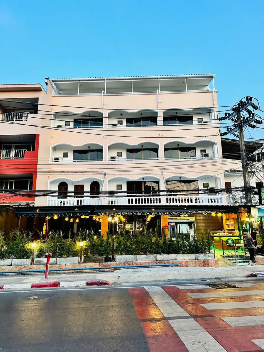 Image 3 of Lime Hotel
