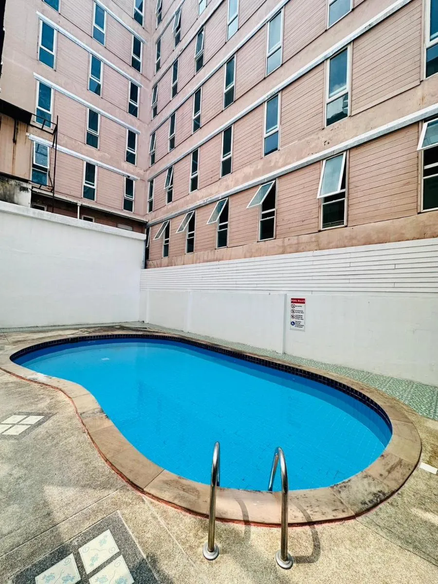 Image 5 of Lime Hotel