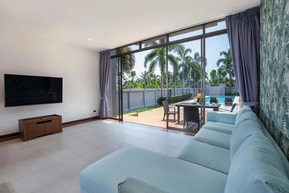 Image 5 of Modern 3BR Pool Access Villa Argent 6