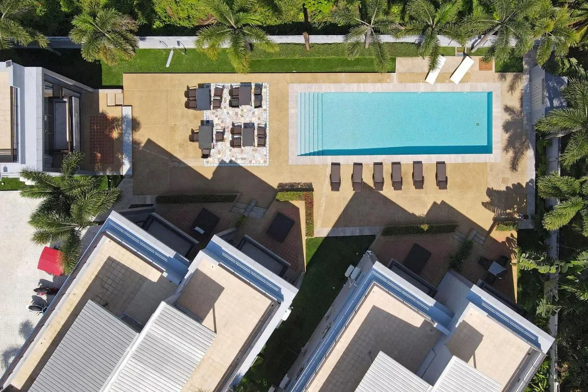 Image 3 of Modern 3BR Pool Access Villa Argent 6