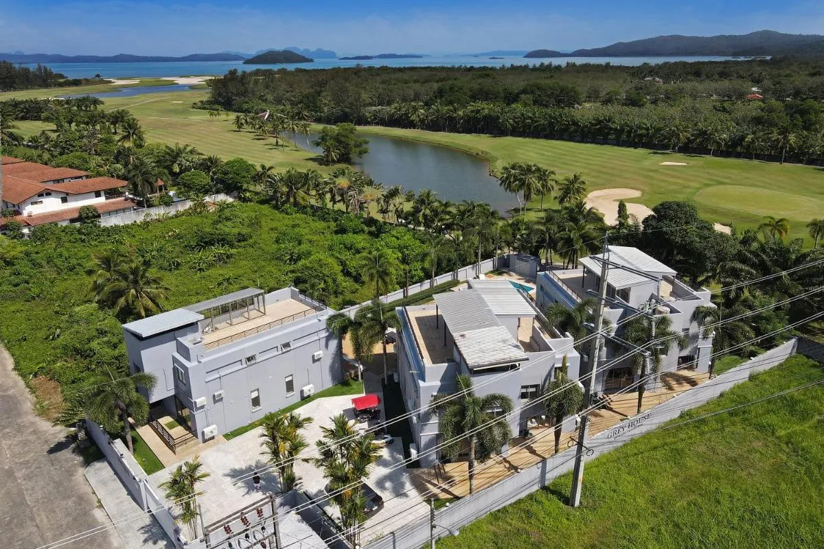 Image 4 of Modern 3BR Pool Access Villa Argent 6