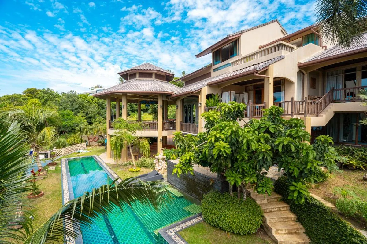 Image 2 of Ocean Pearl Seaview Residence
