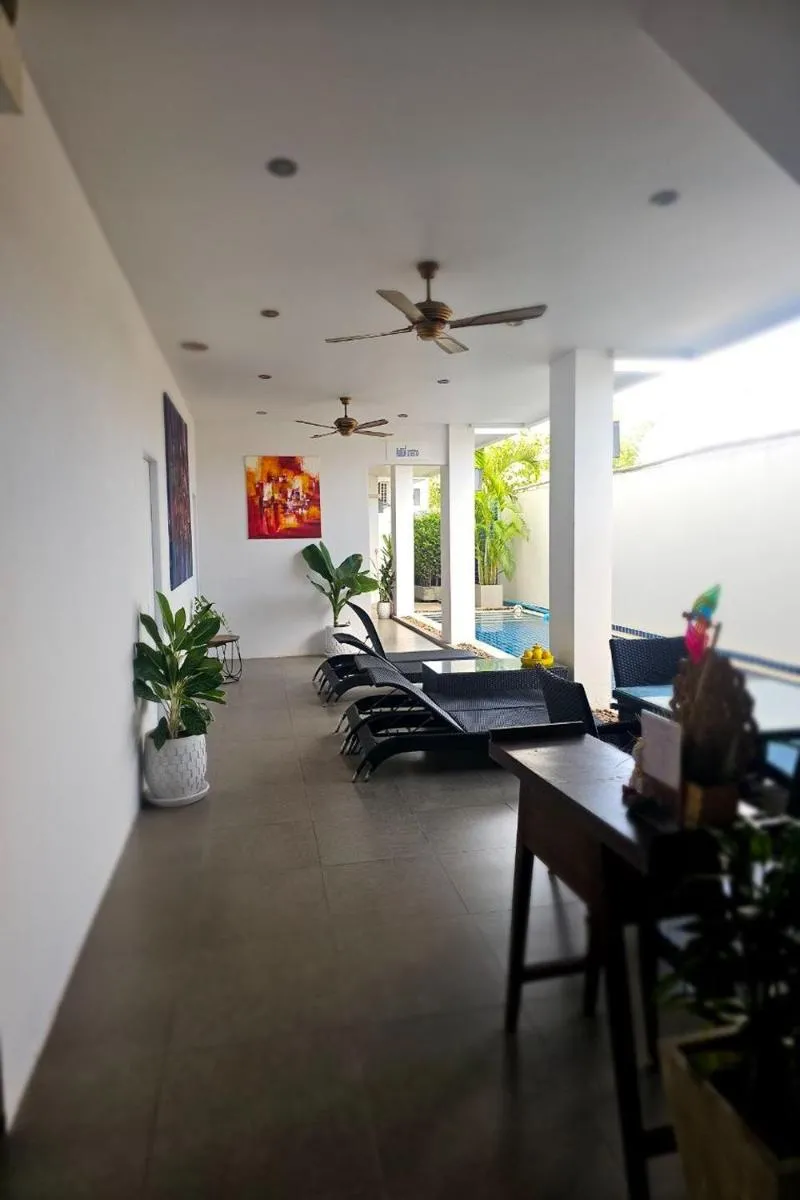 Image 6 of One World One Home Naiharn Hotel