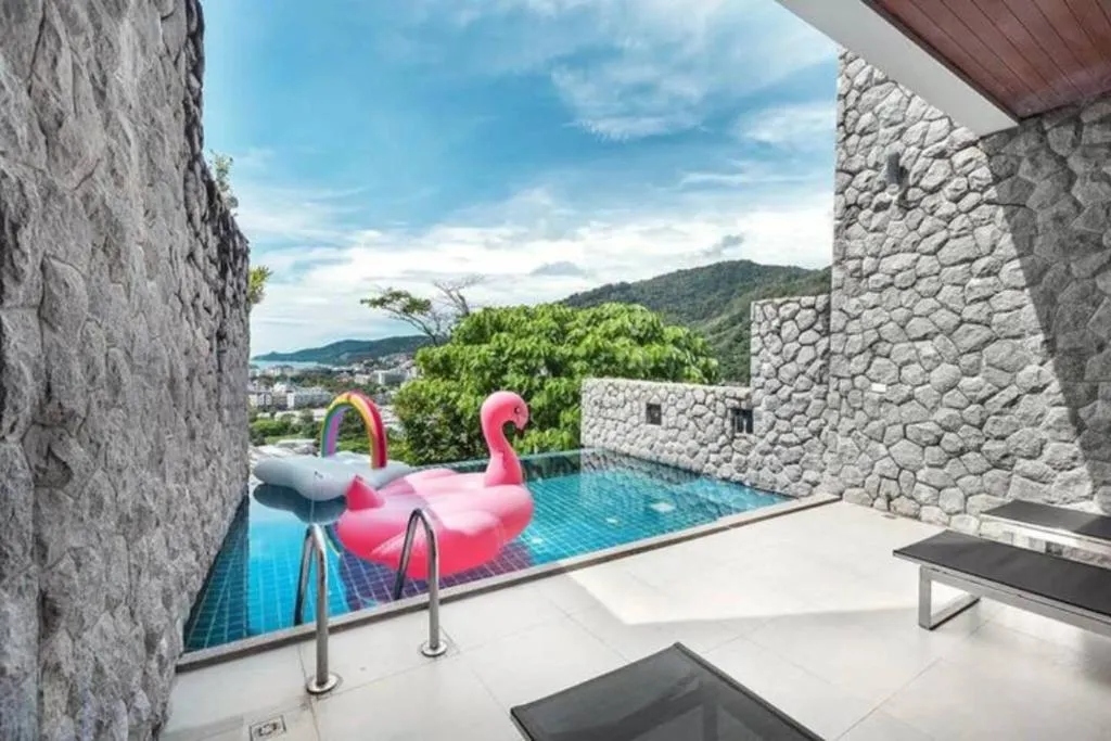 Image of Patong Villa1：3卧泳池别墅【两个海景房】 近班赞江西冷海滩【中文管家】提供摩托车