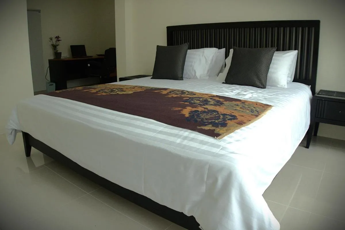 Image 1 of Phuket 3-Bedrooms 220 m2 Private XL-Family Villa