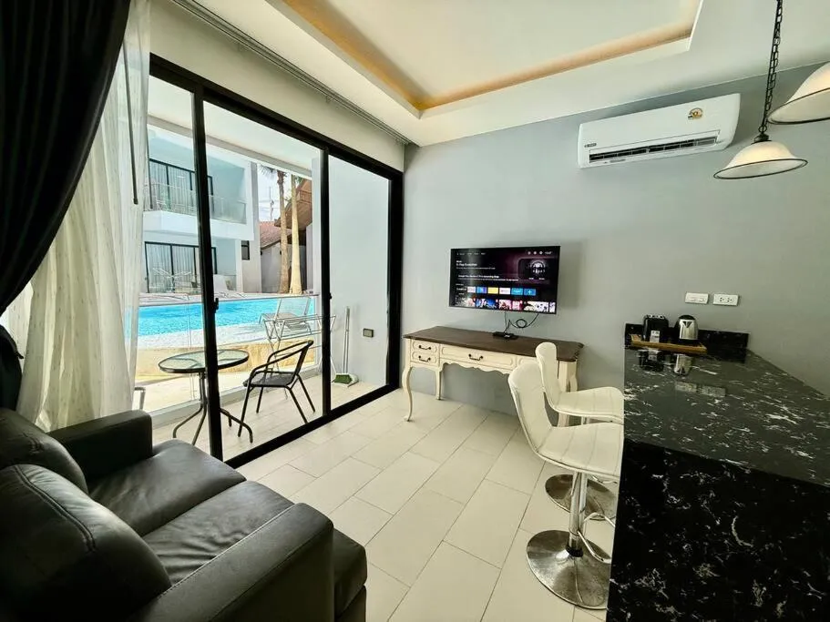 Image 4 of Poolside 1 Bedroom, 10 mins walk to beach