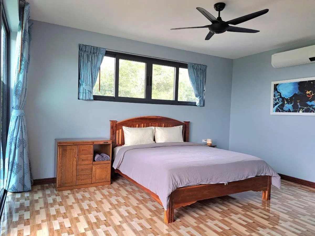 Image 1 of Seaview Eagles Nest Apartment 3
