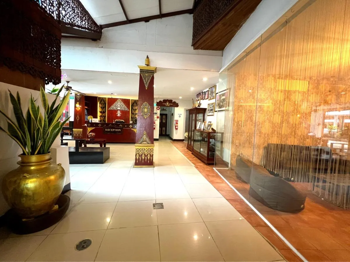 Image 1 of Silver Resortel