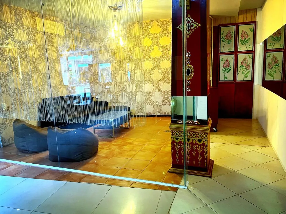 Image 2 of Silver Resortel