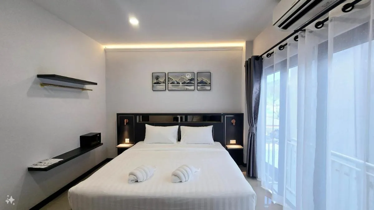 Image 1 of Smile Boutique at Saiyuan