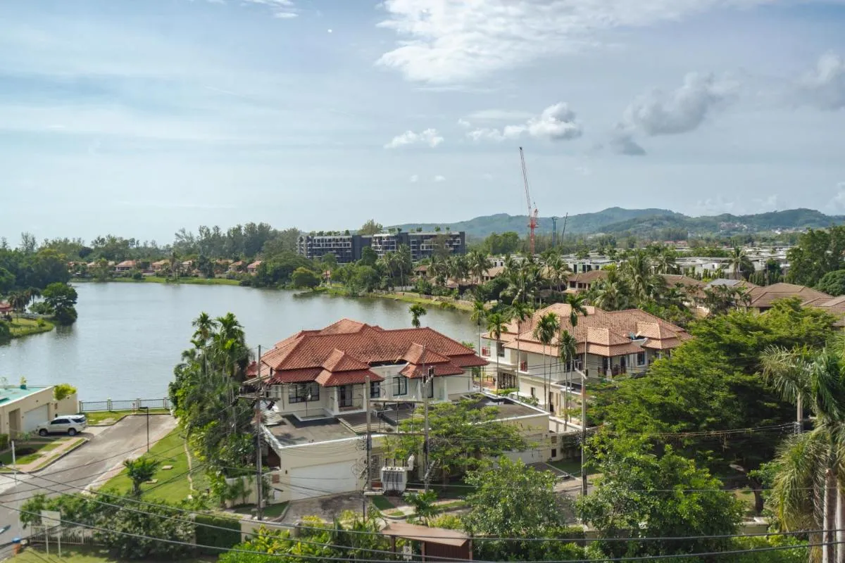 Image 4 of Spacious apartments with panoramic view in Laguna