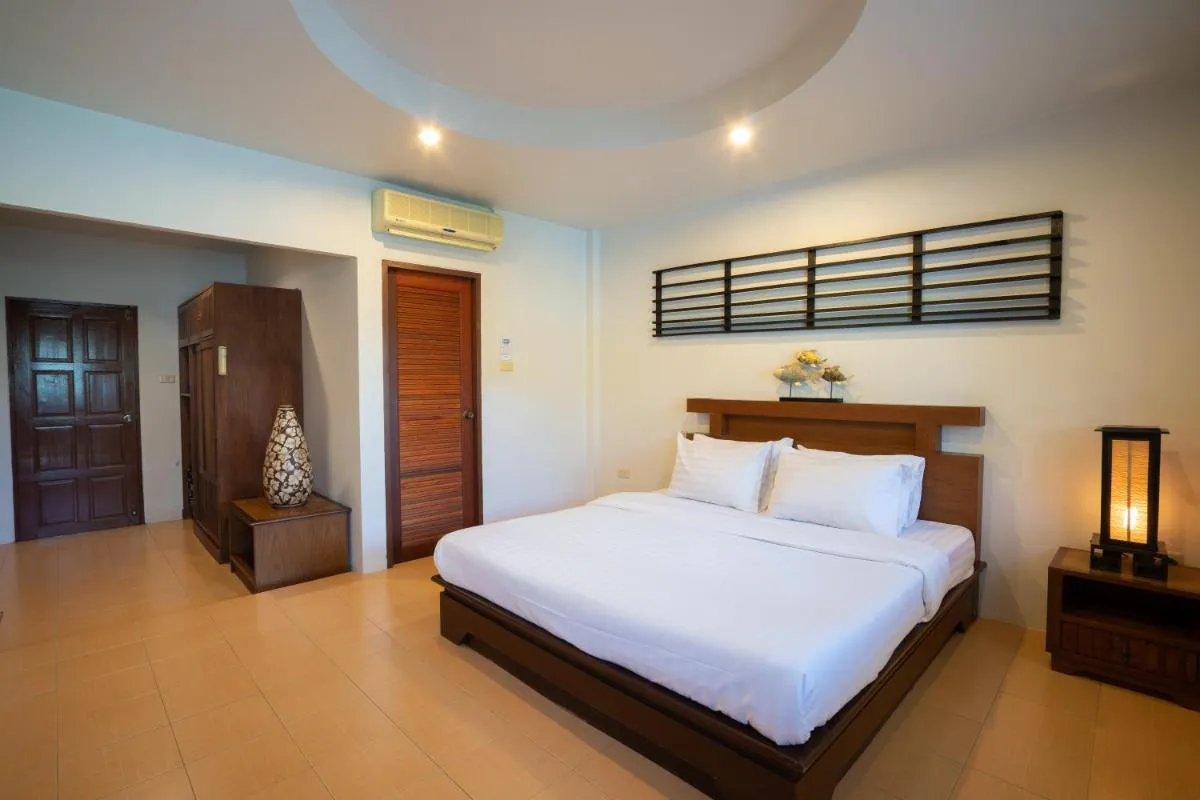 Image 4 of Surin House