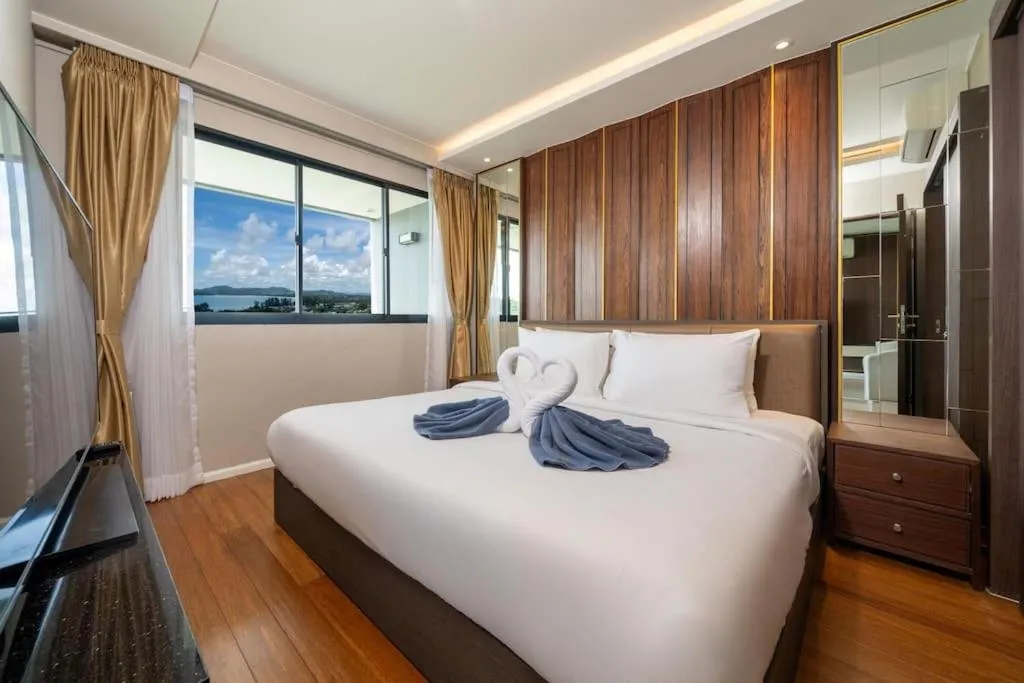 Image 2 of Surin apartment with sea view & jacuzzi