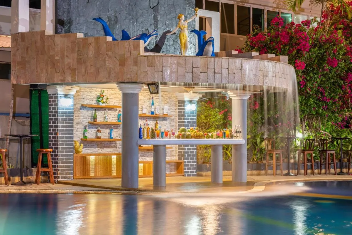 Image 3 of Tony Resort