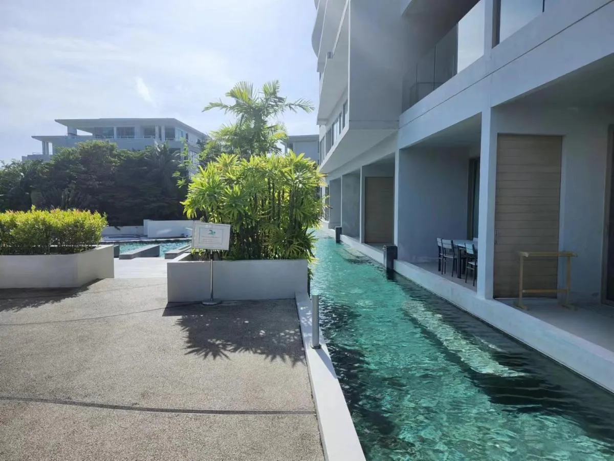 Image 2 of Veloche Karon
